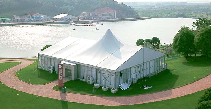 Erect Traditional Party Tent That Fits 300 People With Walls