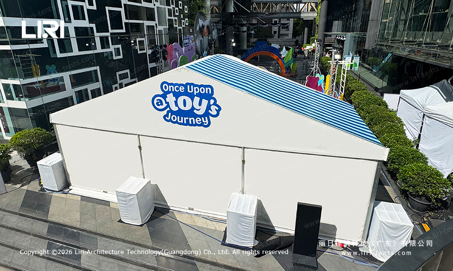 One structure, infinite possibilities. Explore how 9x3m aluminum tents adapt to grass-field food stalls, beachside catering, and urban retail.